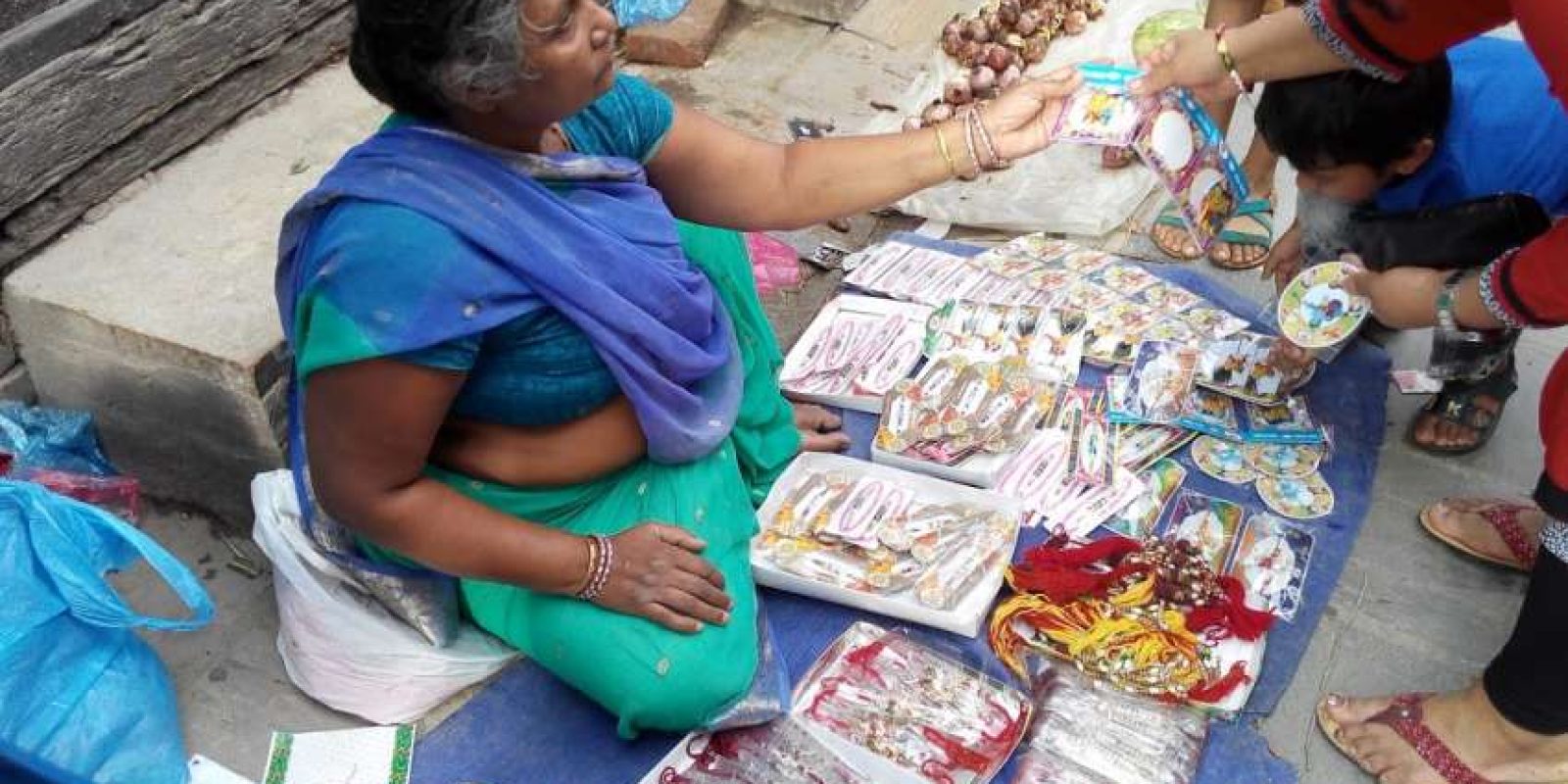 20160817103713_rakhi